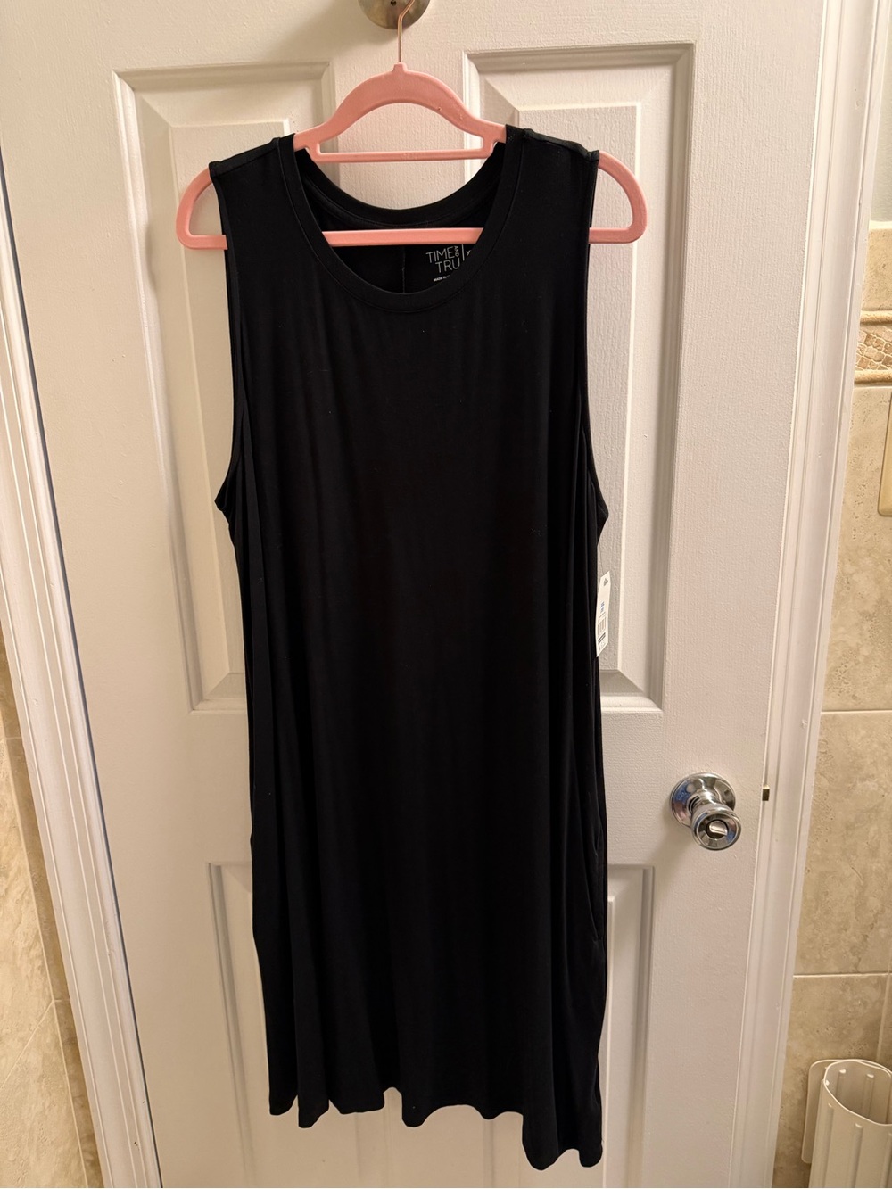 Time and Tru Sleeveless Black Shift Dress - Time and Tru